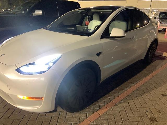 2024 Tesla Model Y Vehicle Photo in Houston, TX 77007