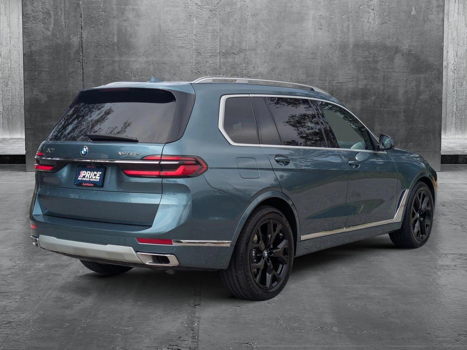 2024 BMW X7 xDrive40i Vehicle Photo in Sarasota, FL 34231