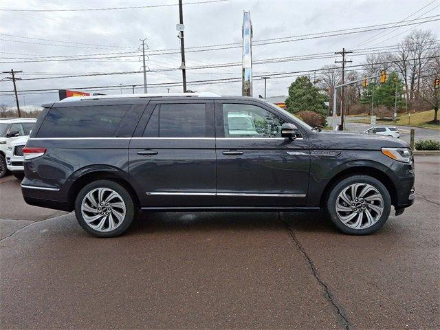 2022 Lincoln Navigator L Vehicle Photo in Willow Grove, PA 19090