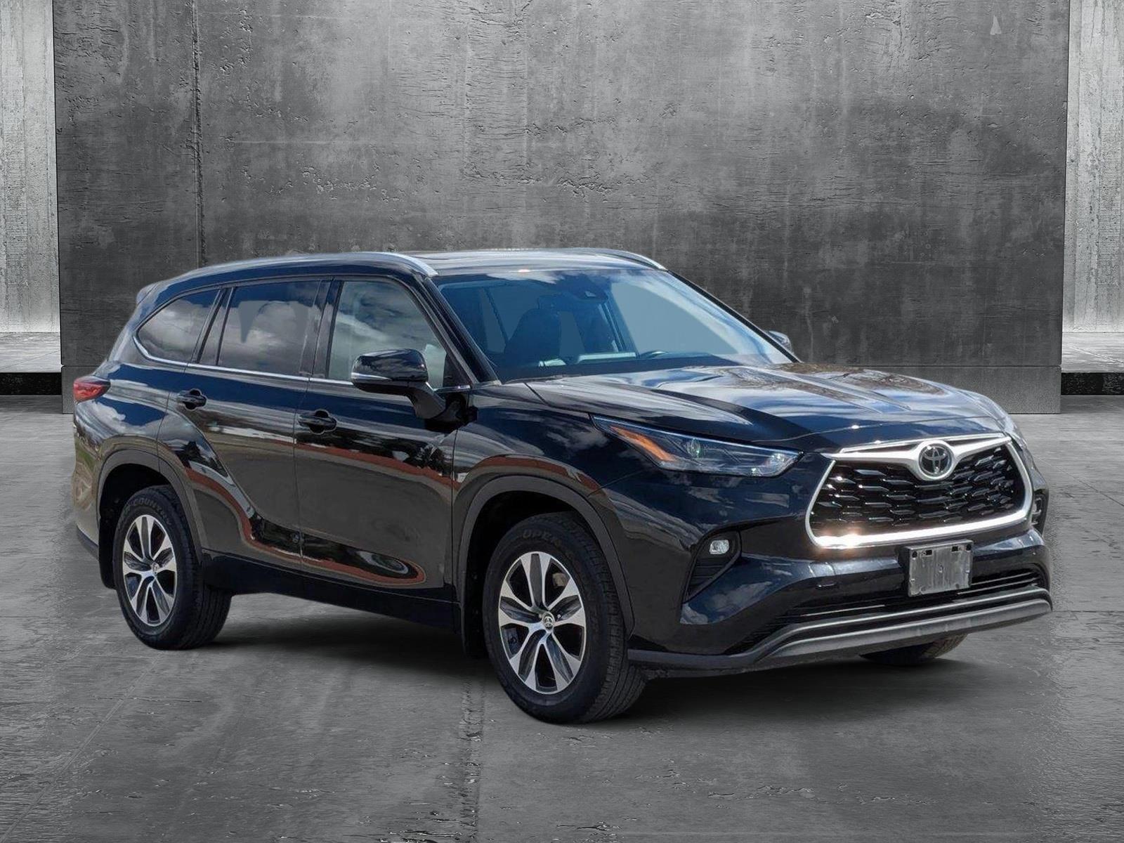 2022 Toyota Highlander Vehicle Photo in Spokane Valley, WA 99212