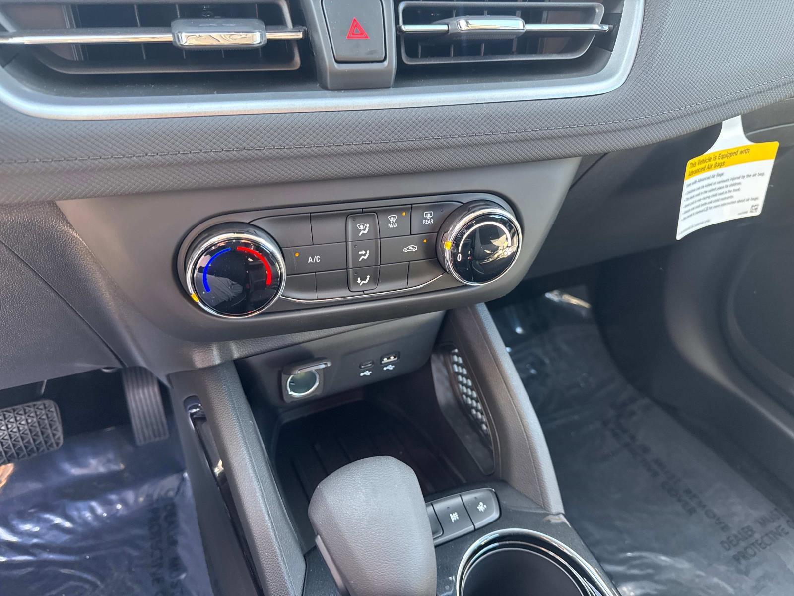 2025 Chevrolet Trailblazer Vehicle Photo in LOS ANGELES, CA 90007-3794