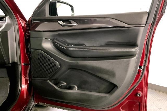 2023 Jeep Grand Cherokee L Vehicle Photo in Kansas City, MO 64114