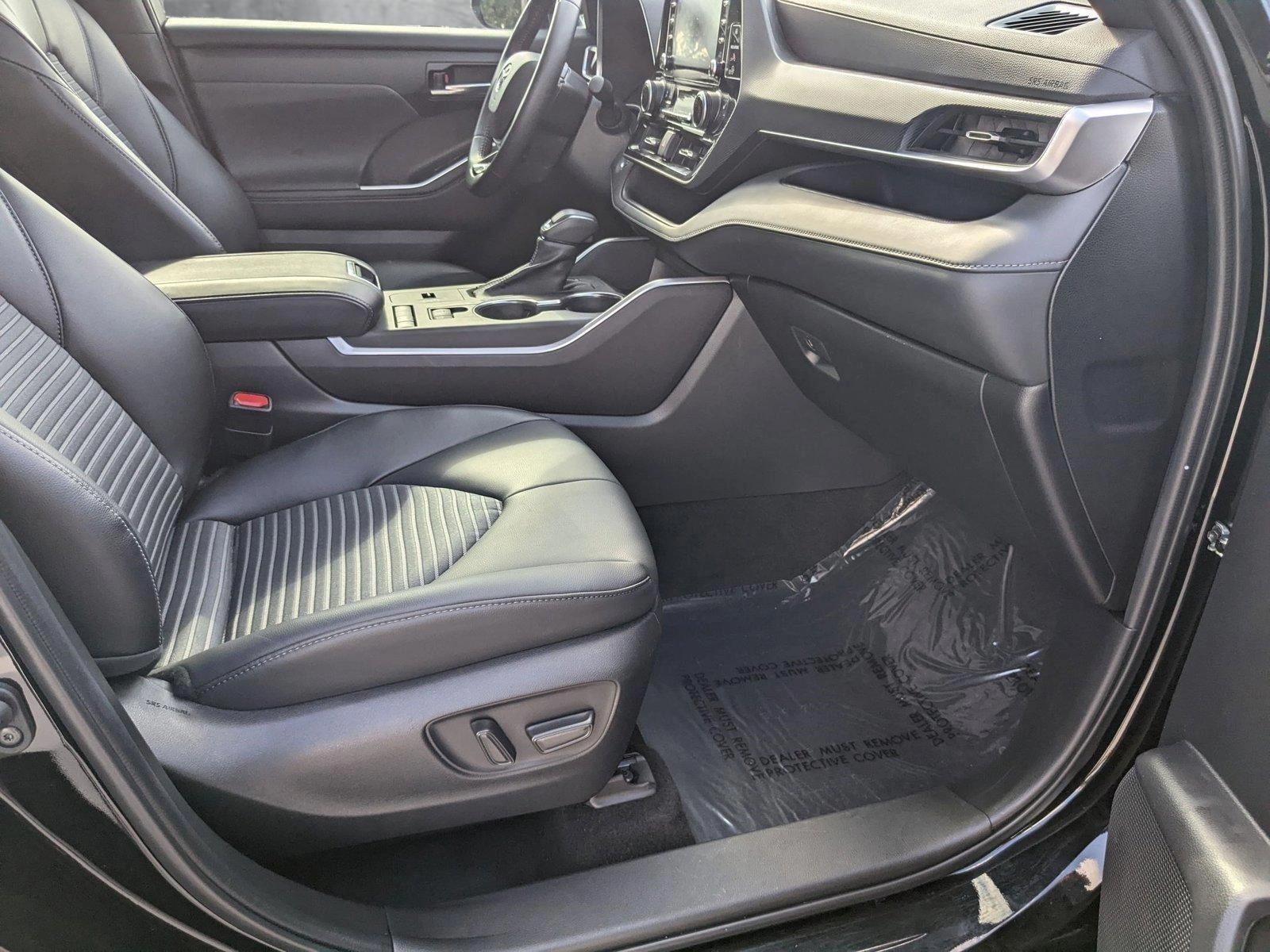 2022 Toyota Highlander Vehicle Photo in Davie, FL 33331