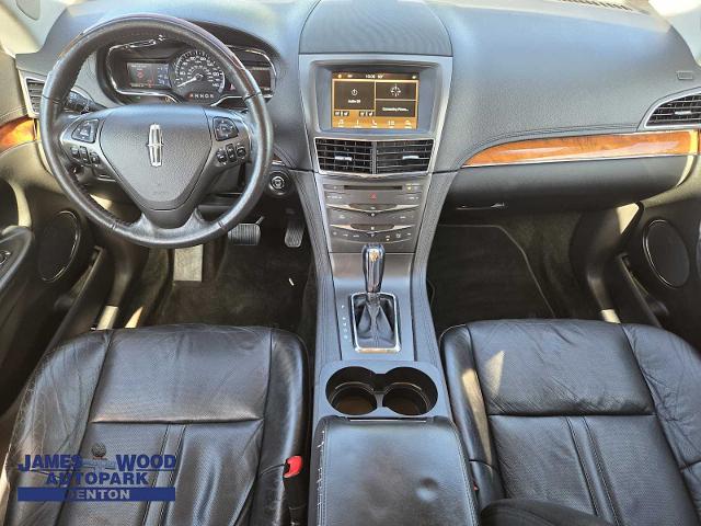 2017 Lincoln MKT Vehicle Photo in DENTON, TX 76210-9321