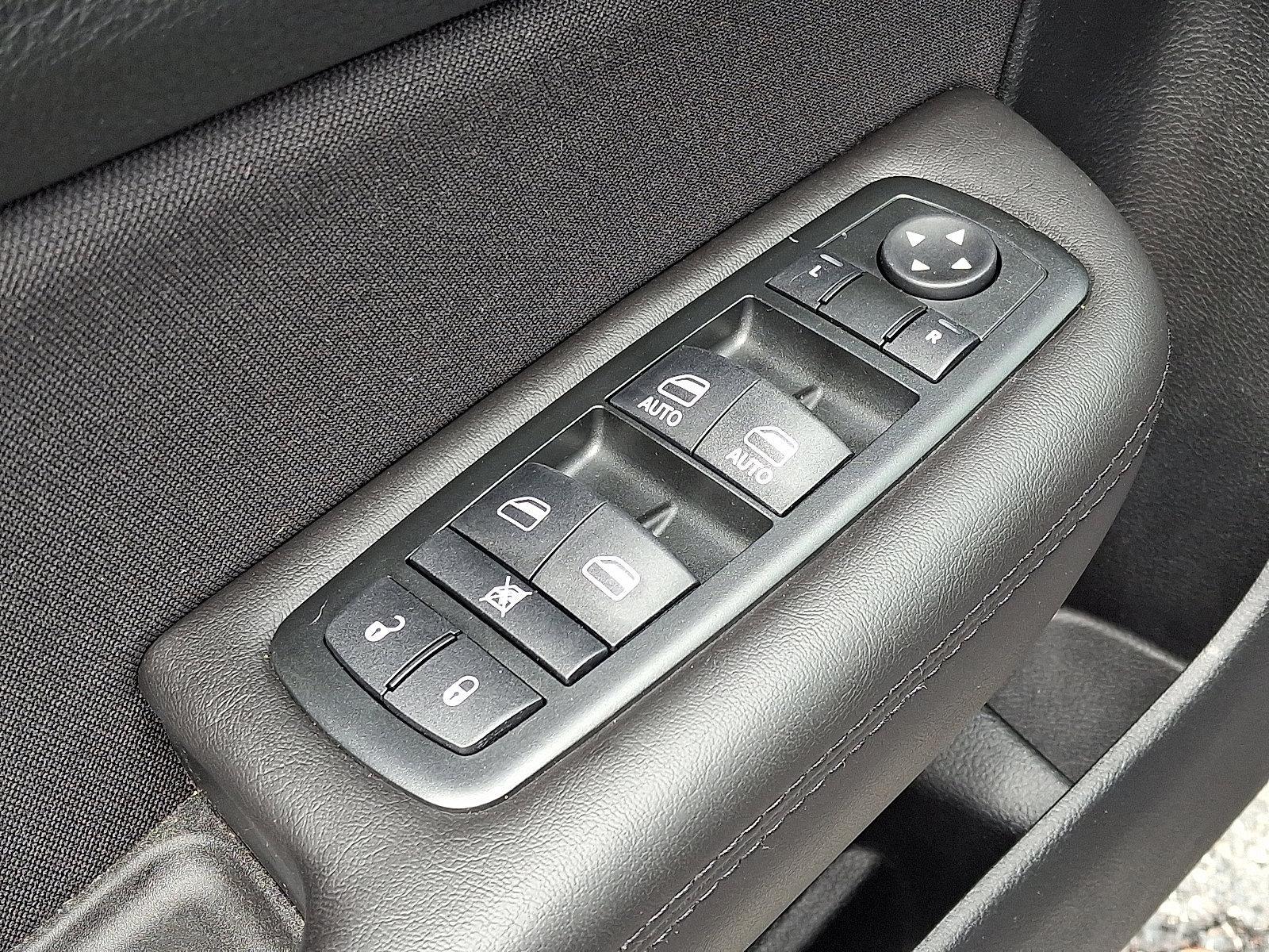2015 Chrysler 200 Vehicle Photo in BETHLEHEM, PA 18017-9401