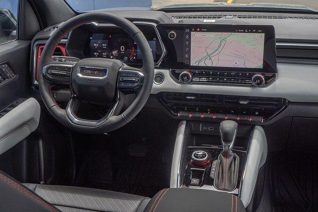 2024 GMC Canyon Vehicle Photo in DANBURY, CT 06810-5034