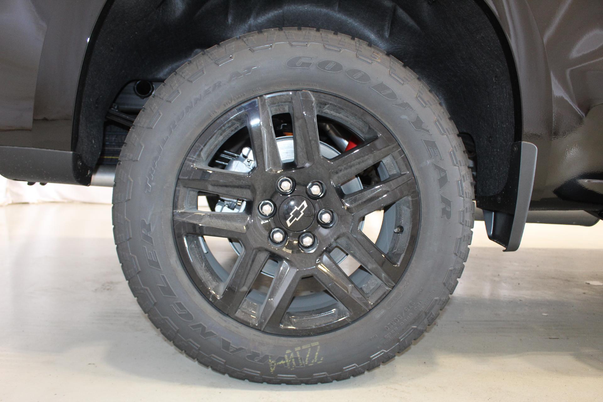2025 Chevrolet Silverado 1500 Vehicle Photo in NORTHAMPTON, MA 01060-1120
