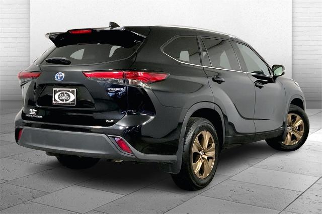 2023 Toyota Highlander Vehicle Photo in Lees Summit, MO 64086