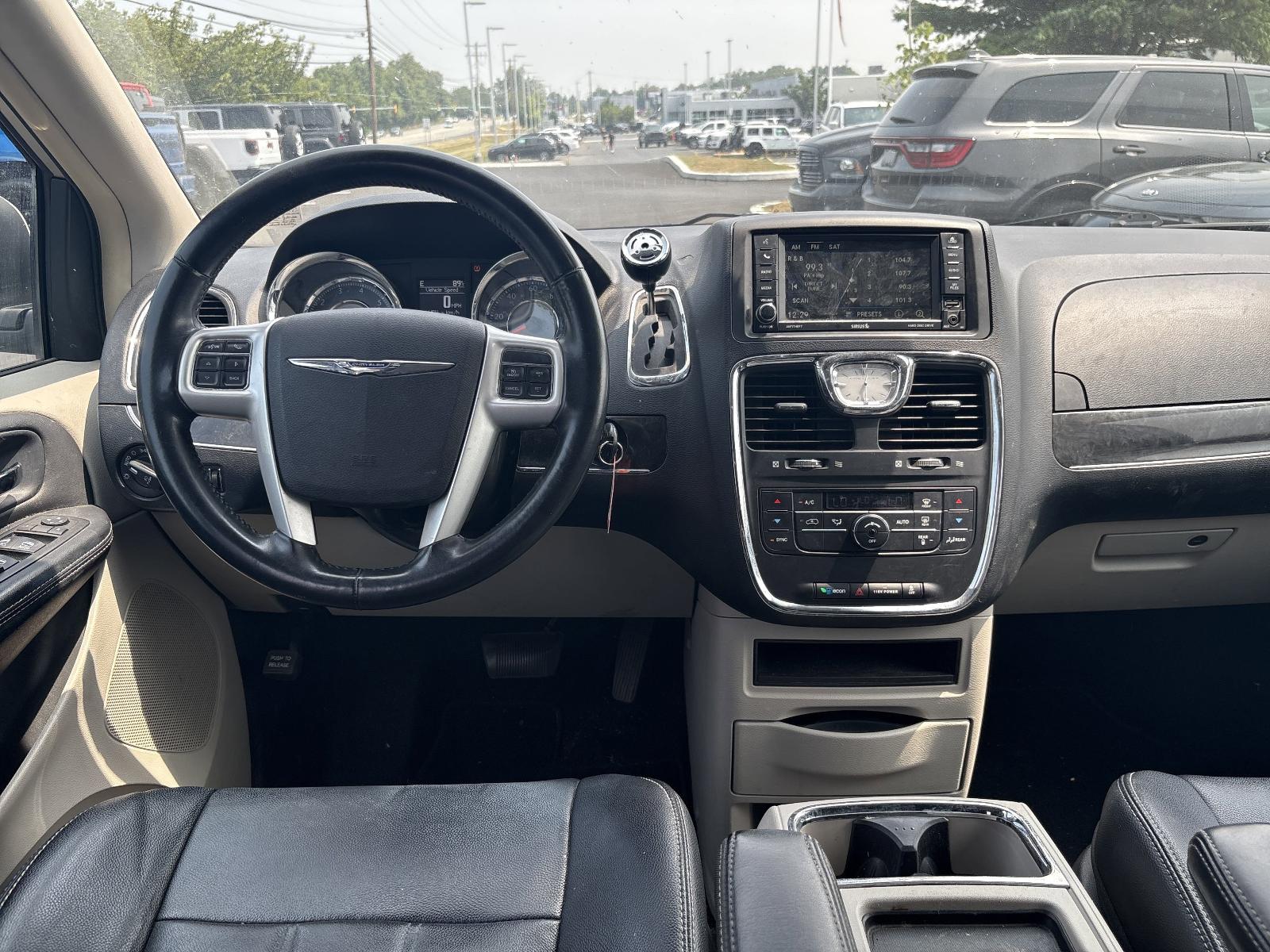 2014 Chrysler Town & Country Vehicle Photo in Mechanicsburg, PA 17050-1707