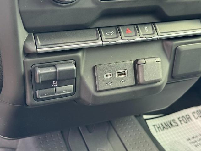 2023 Chevrolet Silverado 2500 HD Vehicle Photo in COLUMBIA, MO 65203-3903