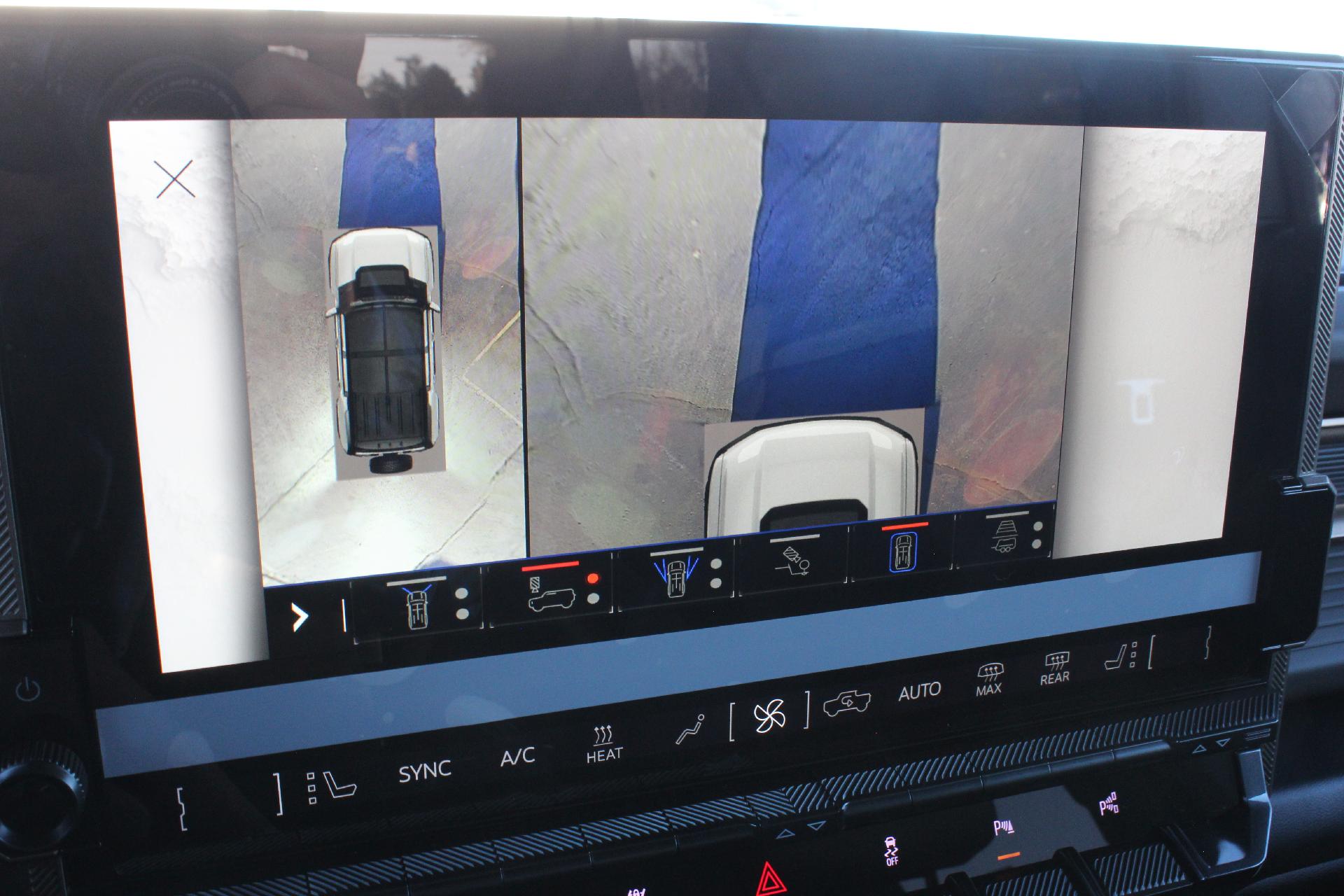 2025 GMC HUMMER EV SUV Vehicle Photo in AURORA, CO 80012-4011