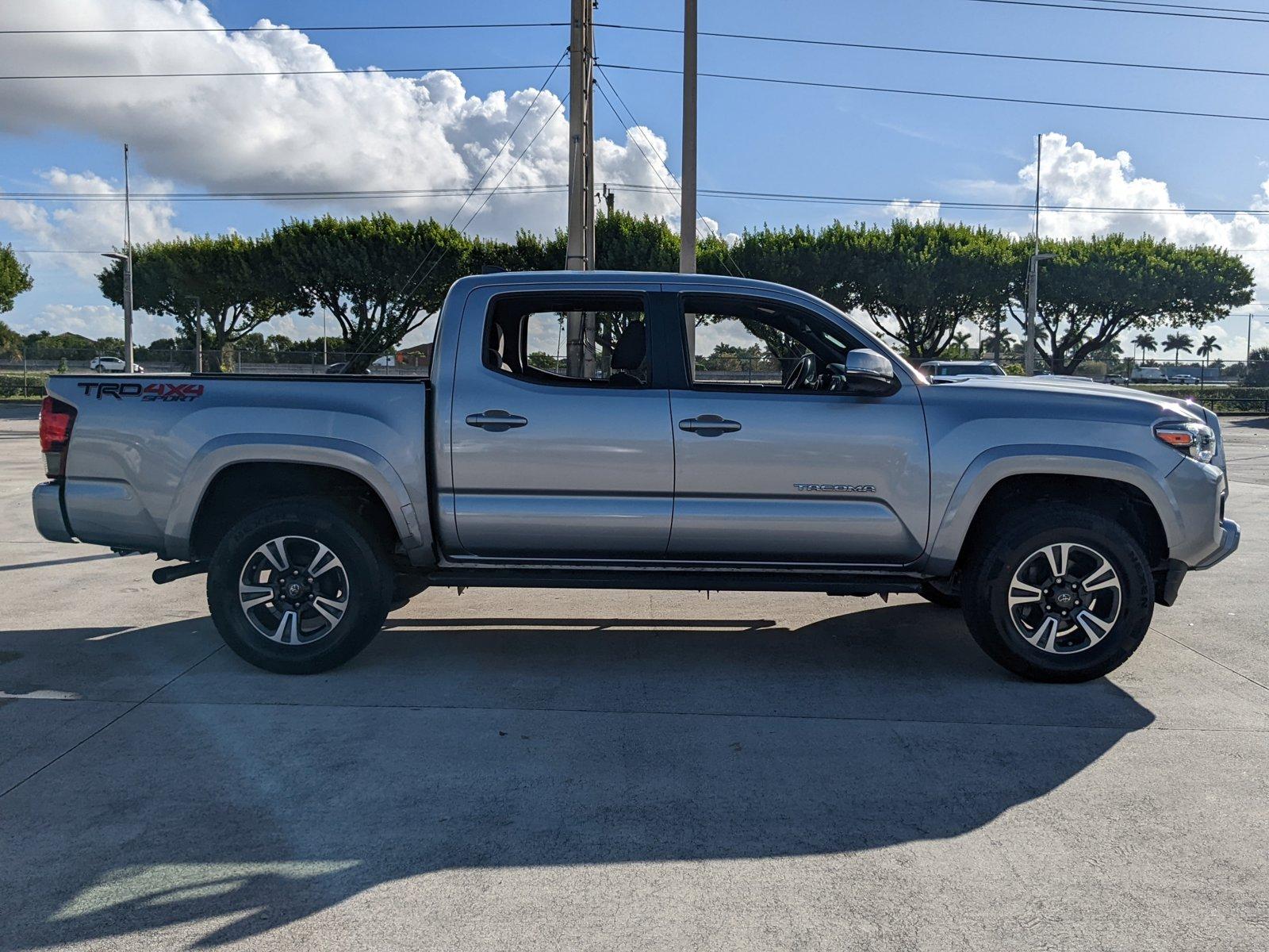 2019 Toyota Tacoma 4WD Vehicle Photo in Davie, FL 33331