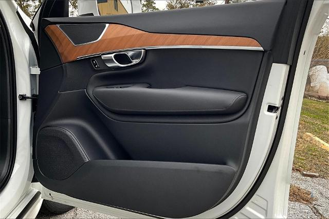 2025 Volvo XC90 Vehicle Photo in Houston, TX 77007