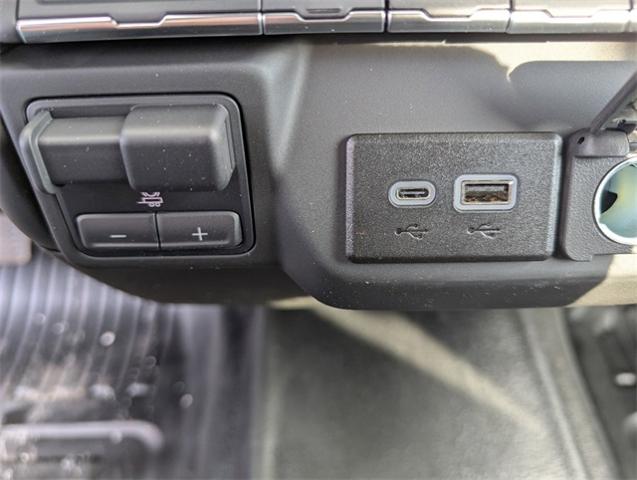 2025 Chevrolet Silverado 2500 HD Vehicle Photo in ENGLEWOOD, CO 80113-6708