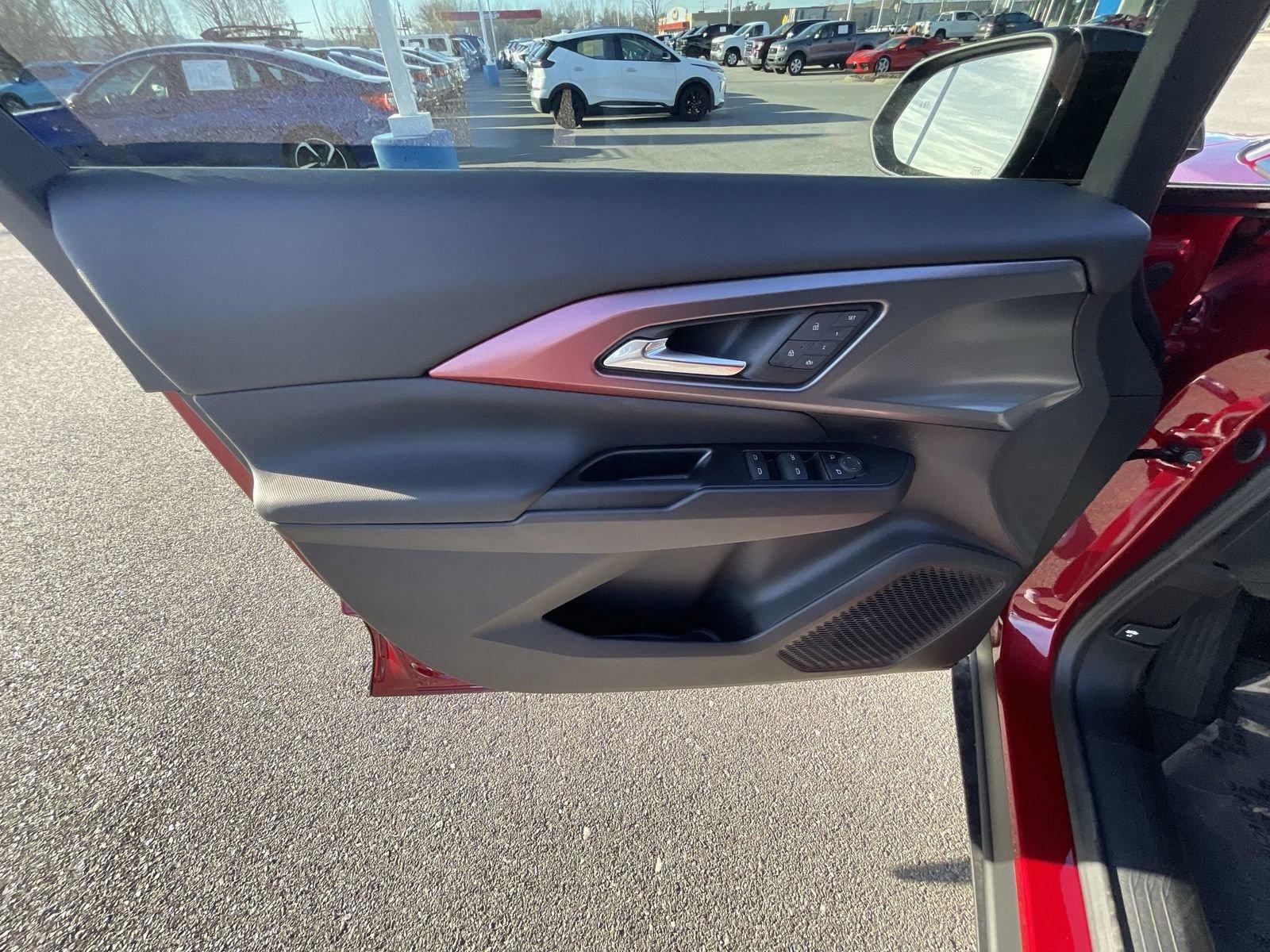 2025 Chevrolet Equinox EV Vehicle Photo in BENTONVILLE, AR 72712-4322