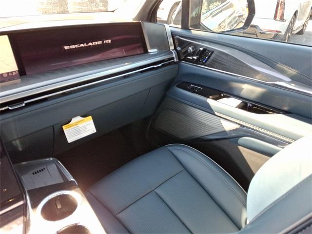 2025 Cadillac ESCALADE IQ Vehicle Photo in ALLENTOWN, PA 18103-7399