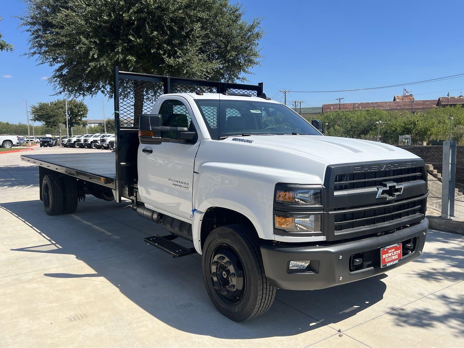 2024 Chevrolet Silverado 6500 HD Vehicle Photo in GEORGETOWN, TX 78626-7508