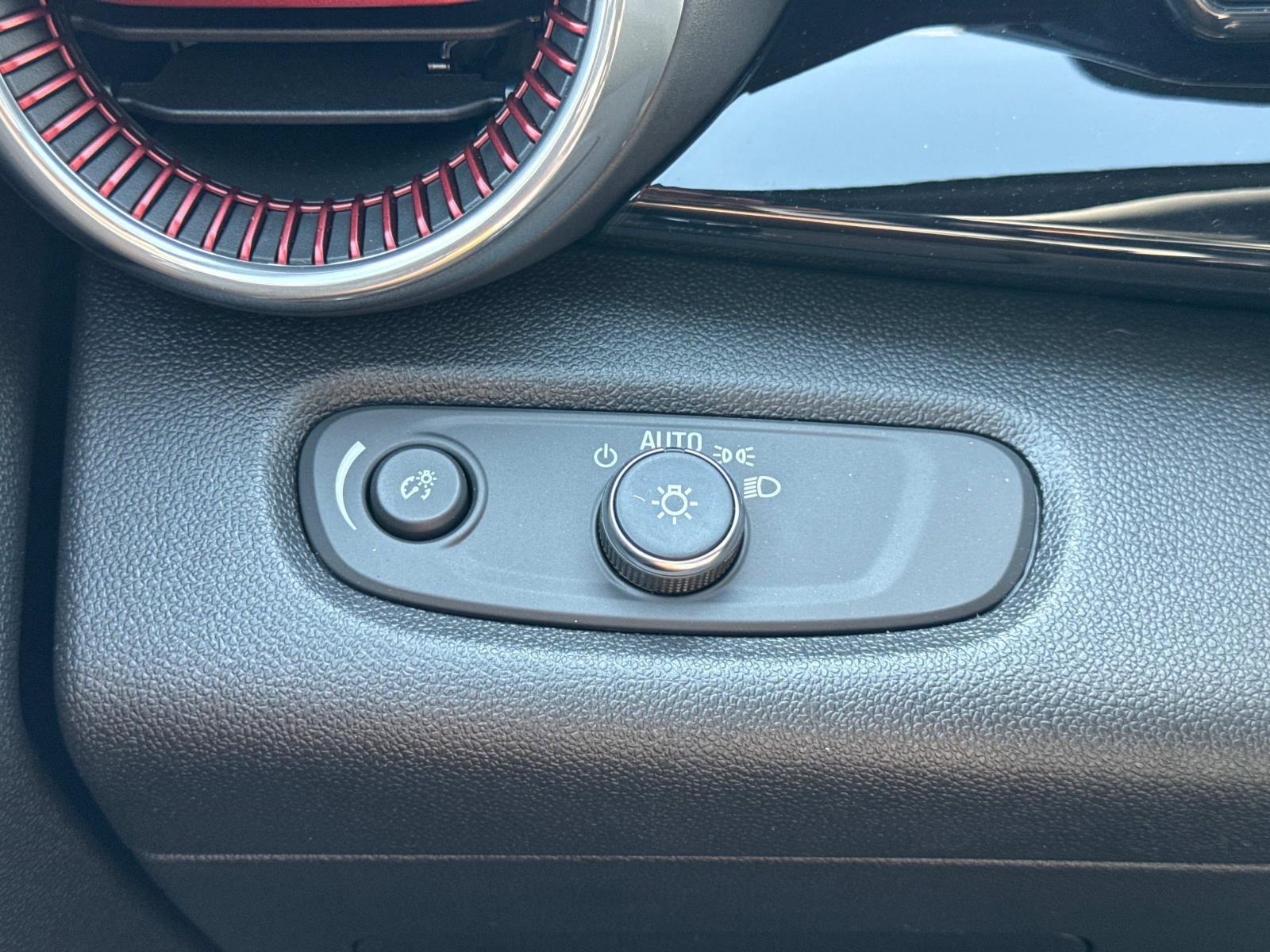 2025 Chevrolet Trax Vehicle Photo in LOS ANGELES, CA 90007-3794