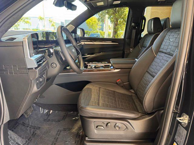2025 Cadillac Escalade Vehicle Photo in DELRAY BEACH, FL 33483-3294