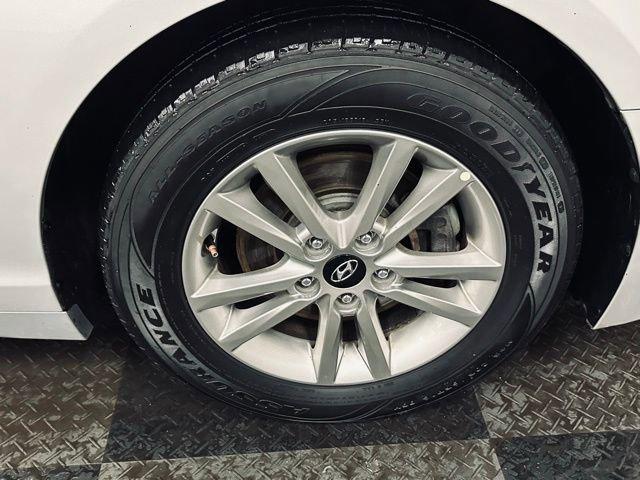 2017 Hyundai Sonata Vehicle Photo in MEDINA, OH 44256-9631