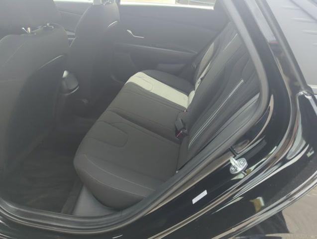 2023 Hyundai ELANTRA Vehicle Photo in Merrillville, IN 46410