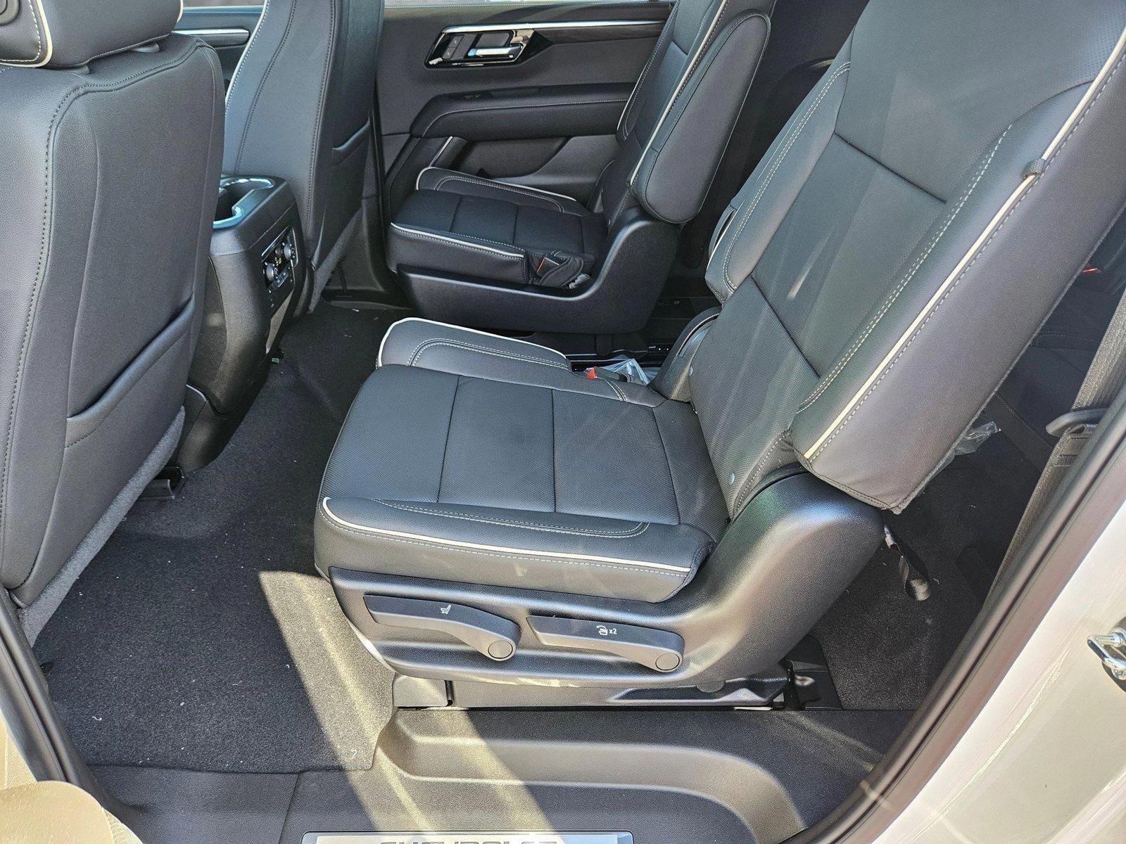 2025 Chevrolet Suburban Vehicle Photo in PEORIA, AZ 85382-3715
