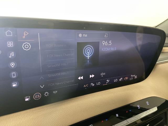 2025 Buick Enclave Vehicle Photo in GILBERT, AZ 85297-0402