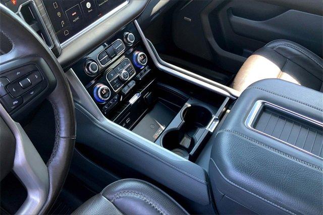 2022 GMC Yukon XL Vehicle Photo in TOPEKA, KS 66609-0000