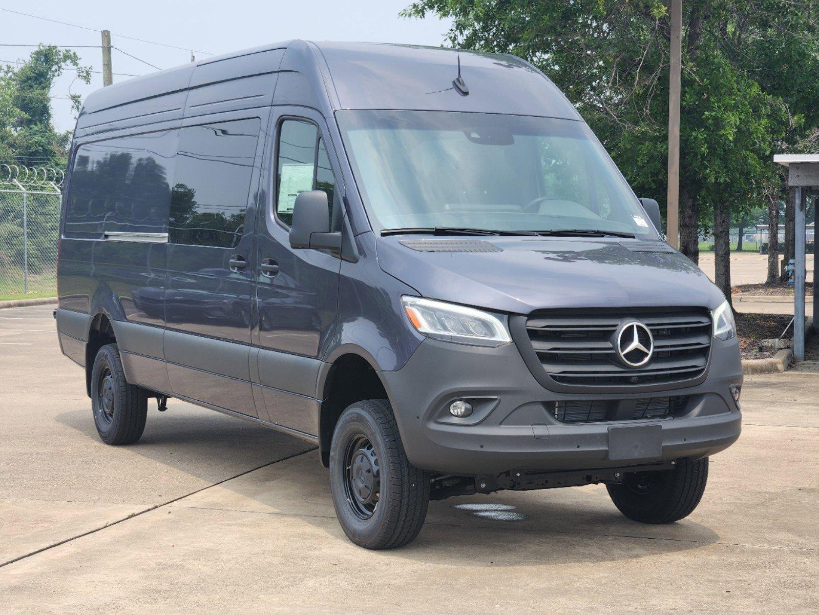 2024 Mercedes-Benz Sprinter Cargo Van Vehicle Photo in HOUSTON, TX 77079