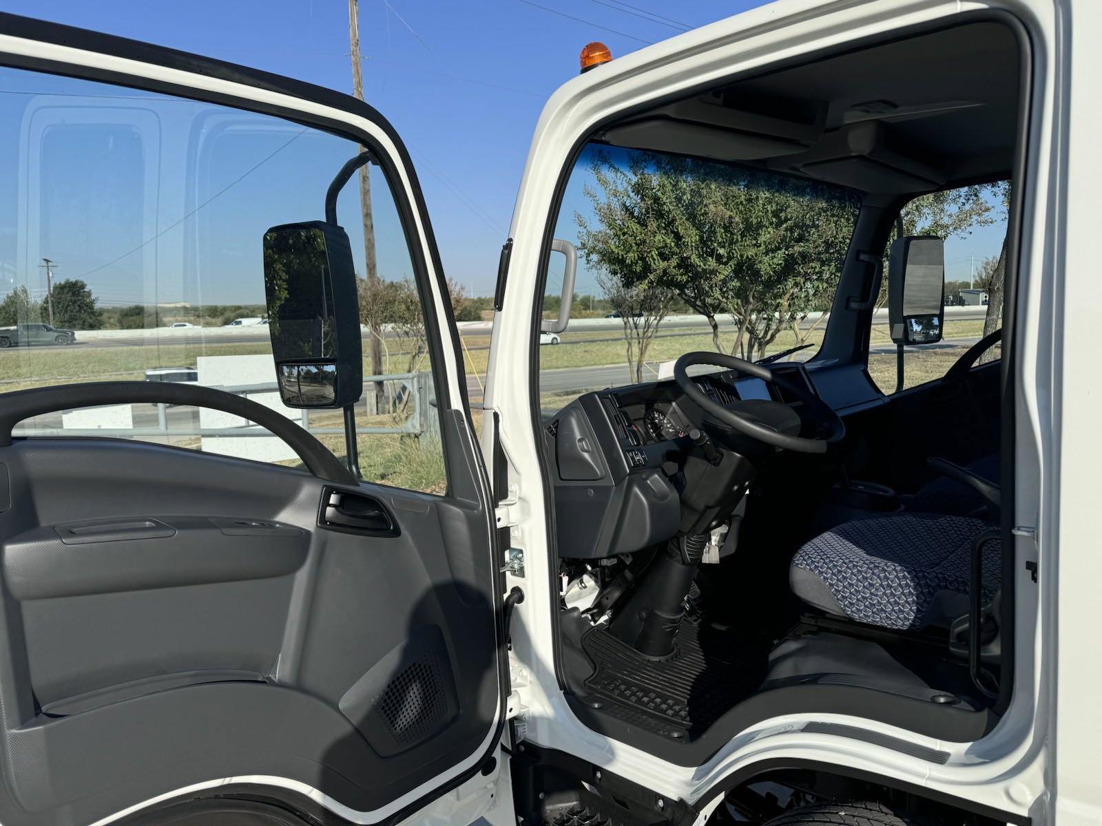 2025 Chevrolet Low Cab Forward 5500 XG Vehicle Photo in GEORGETOWN, TX 78626-7508