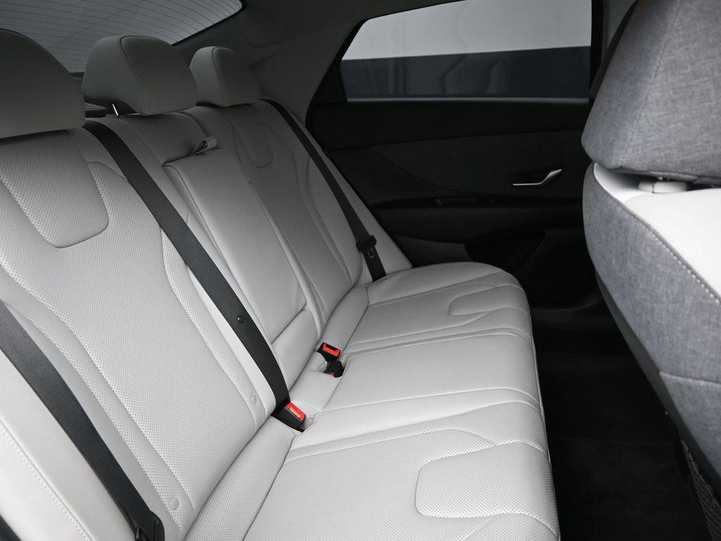 2024 Hyundai ELANTRA Vehicle Photo in Cedar Rapids, IA 52402