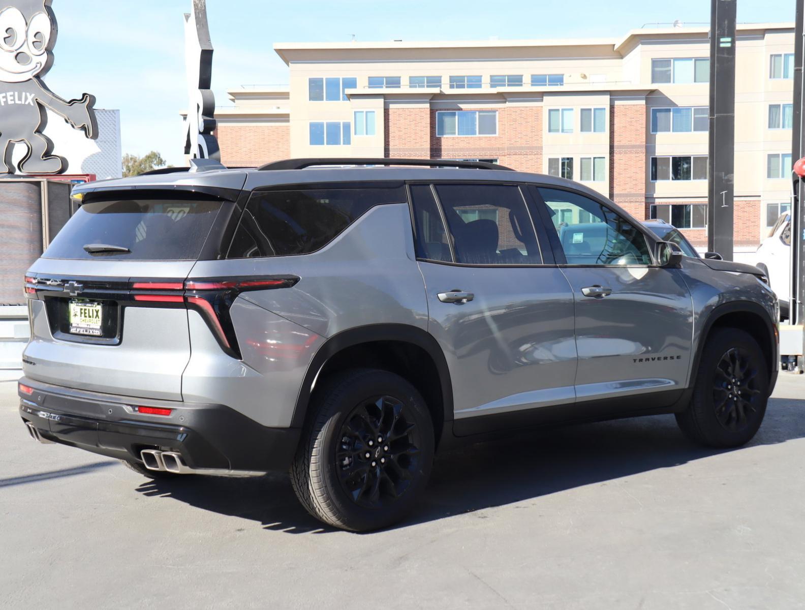 2025 Chevrolet Traverse Vehicle Photo in LOS ANGELES, CA 90007-3794