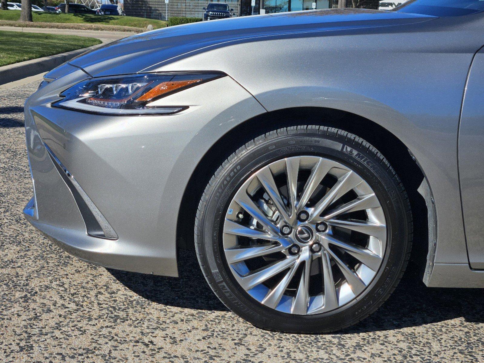 2021 Lexus ES 300h Vehicle Photo in FORT WORTH, TX 76132