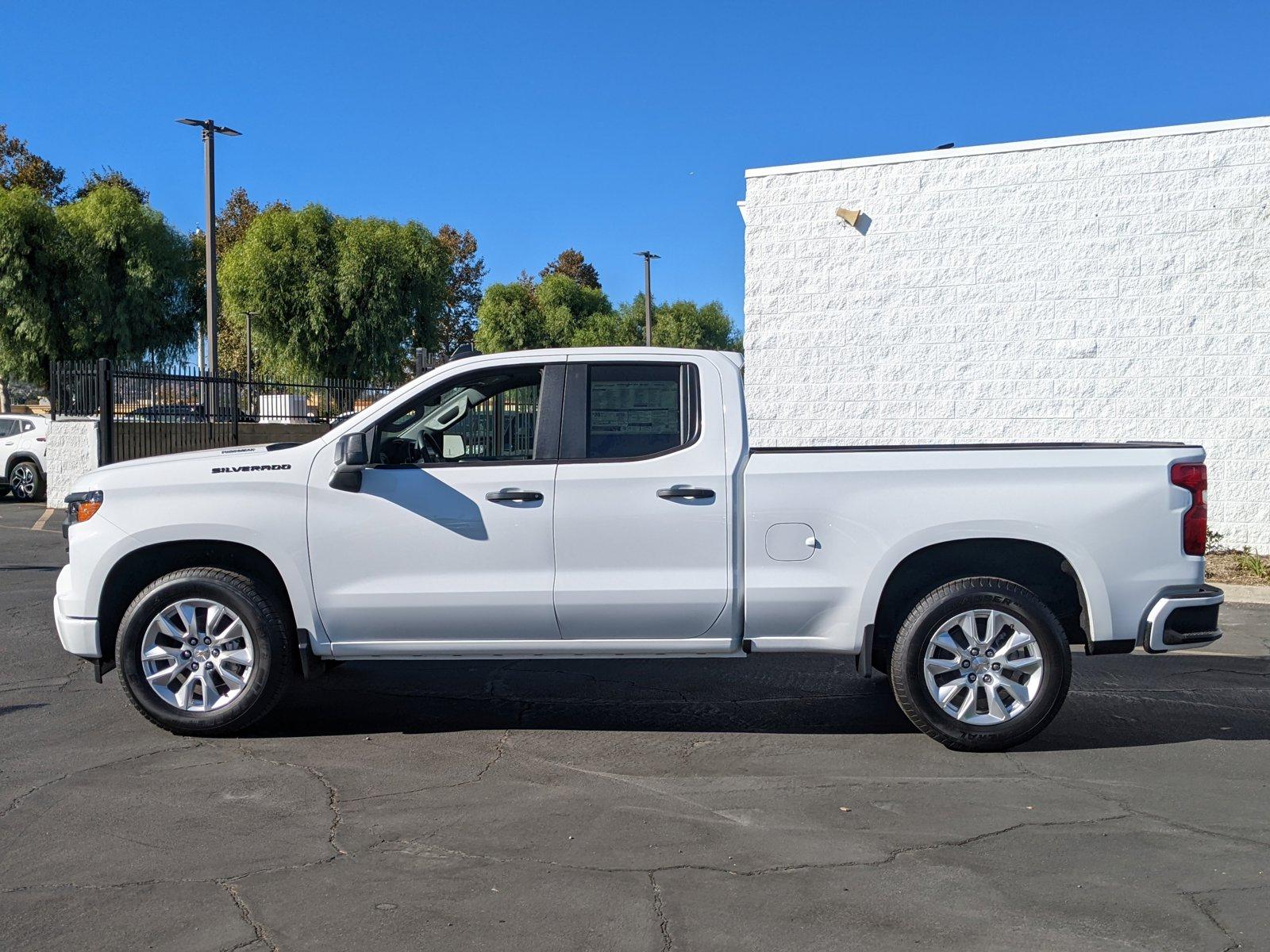 2024 Chevrolet Silverado 1500 Vehicle Photo in VALENCIA, CA 91355-1705