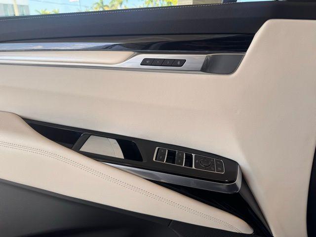 2025 Cadillac Escalade ESV Vehicle Photo in DELRAY BEACH, FL 33483-3294