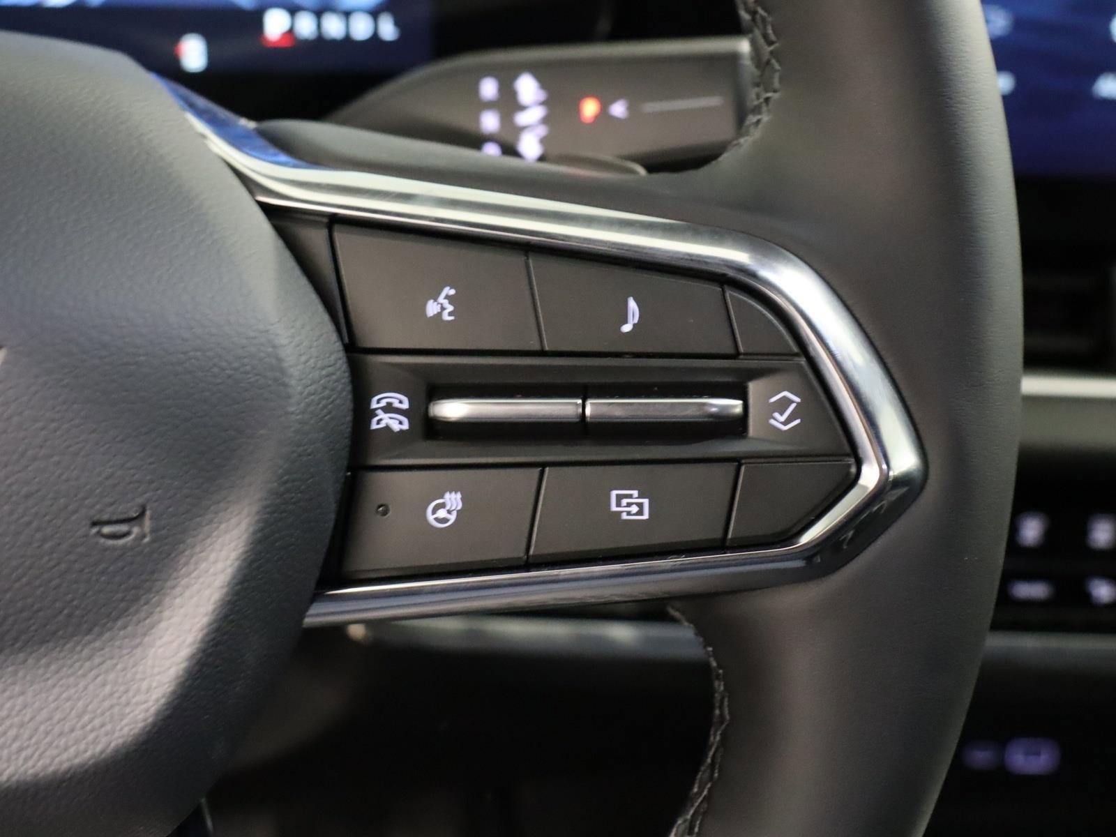 2025 Chevrolet Equinox Vehicle Photo in LOS ANGELES, CA 90007-3794
