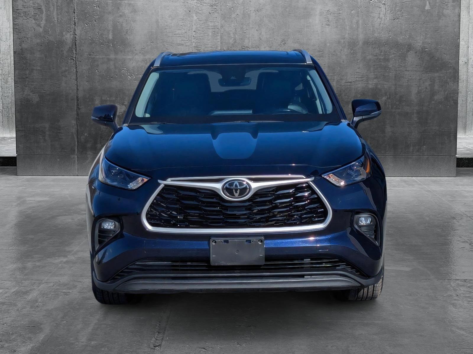 2022 Toyota Highlander Vehicle Photo in Spokane Valley, WA 99212