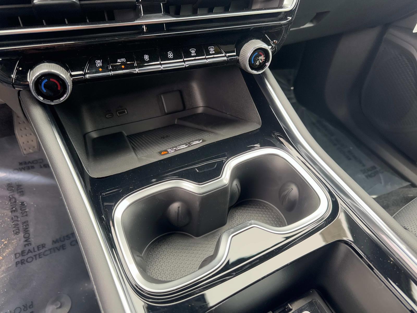2025 Chevrolet Traverse Vehicle Photo in LOS ANGELES, CA 90007-3794