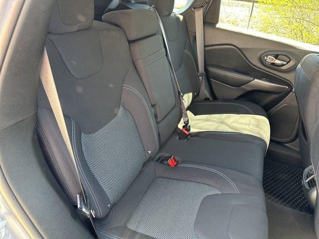 2019 Jeep Cherokee Vehicle Photo in MEDINA, OH 44256-9631