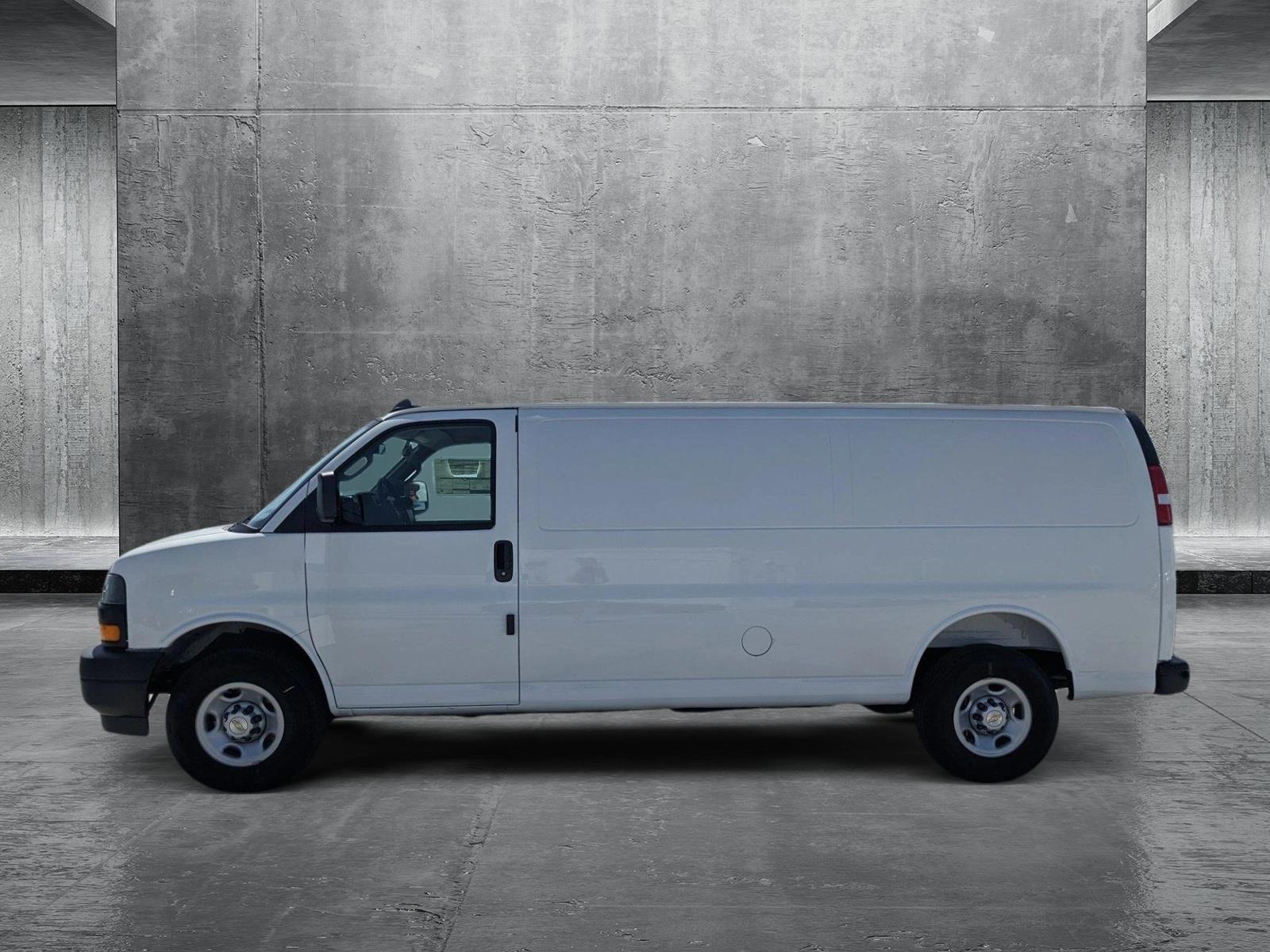 2025 Chevrolet Express Cargo 2500 Vehicle Photo in MIAMI, FL 33172-3015