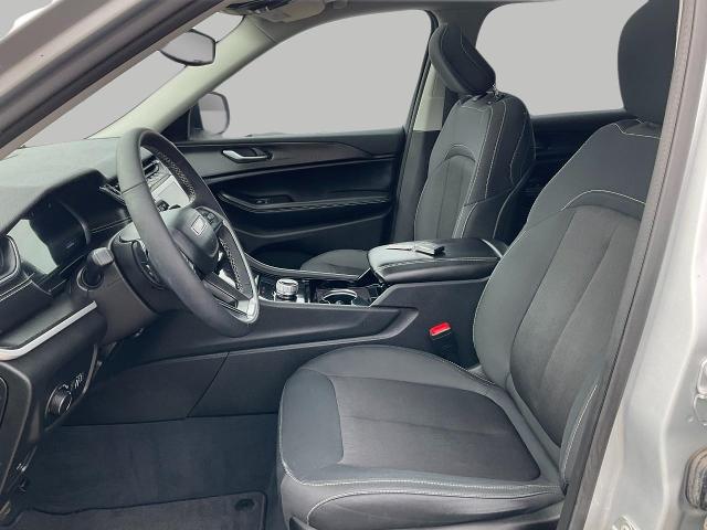 2023 Jeep Grand Cherokee L Vehicle Photo in Kaukauna, WI 54130