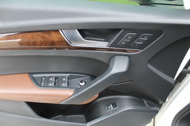 2020 Audi Q5 Vehicle Photo in HOUSTON, TX 77090