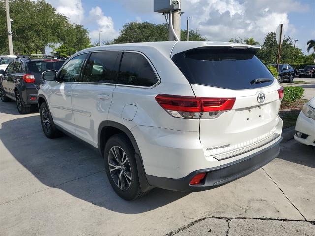 Certified 2019 Toyota Highlander LE with VIN 5TDBZRFH2KS957682 for sale in Delray Beach, FL