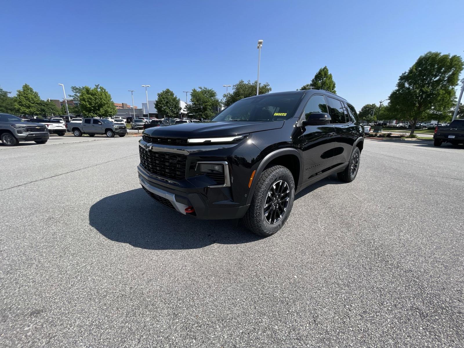 2025 Chevrolet Traverse Vehicle Photo in BENTONVILLE, AR 72712-4322
