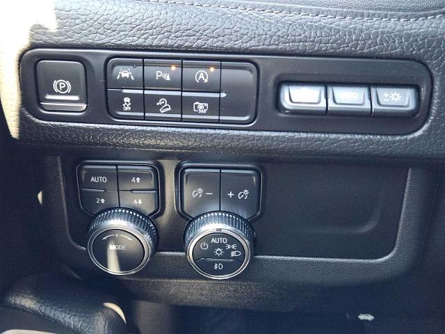 2024 GMC Yukon XL Vehicle Photo in DENTON, TX 76210-9321