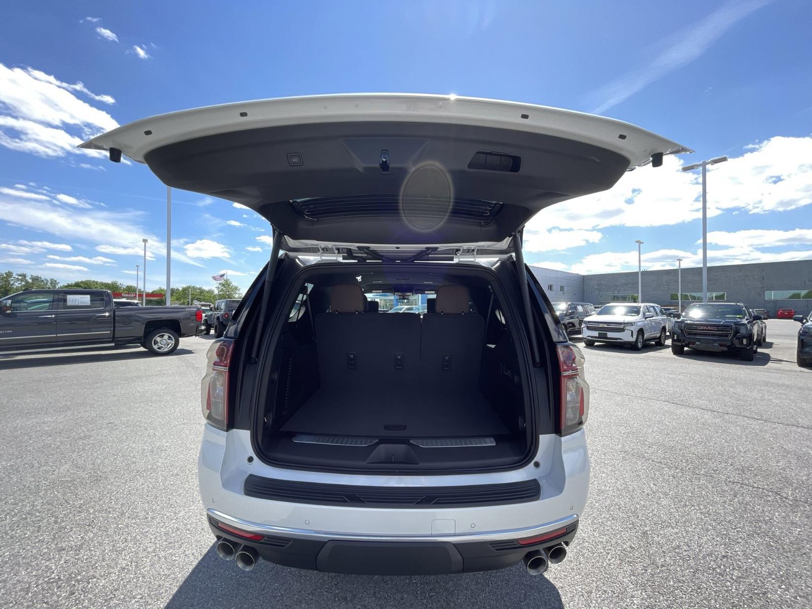 2024 Chevrolet Suburban Vehicle Photo in BENTONVILLE, AR 72712-4322