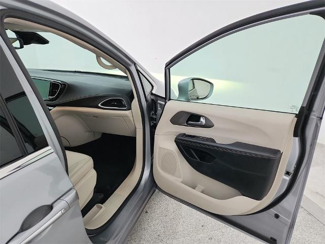 2021 Chrysler Pacifica Vehicle Photo in Grapevine, TX 76051