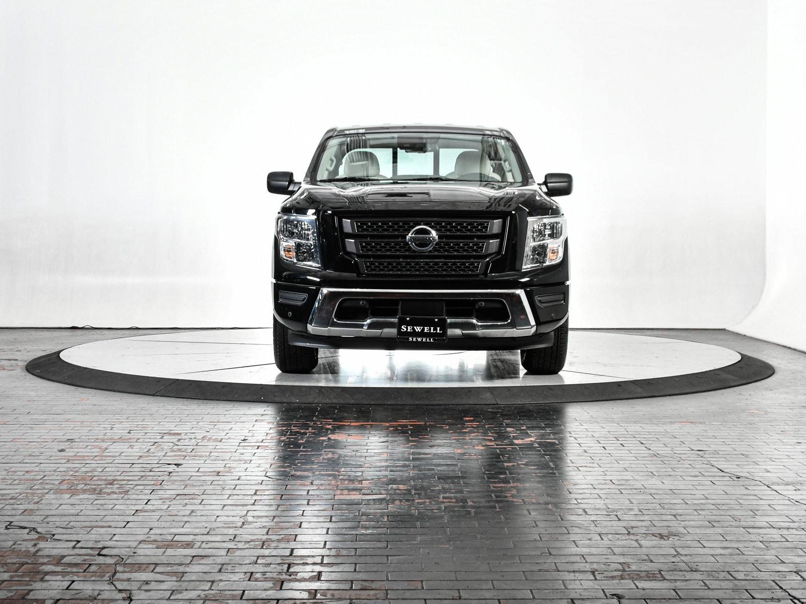 2022 Nissan Titan Vehicle Photo in DALLAS, TX 75235