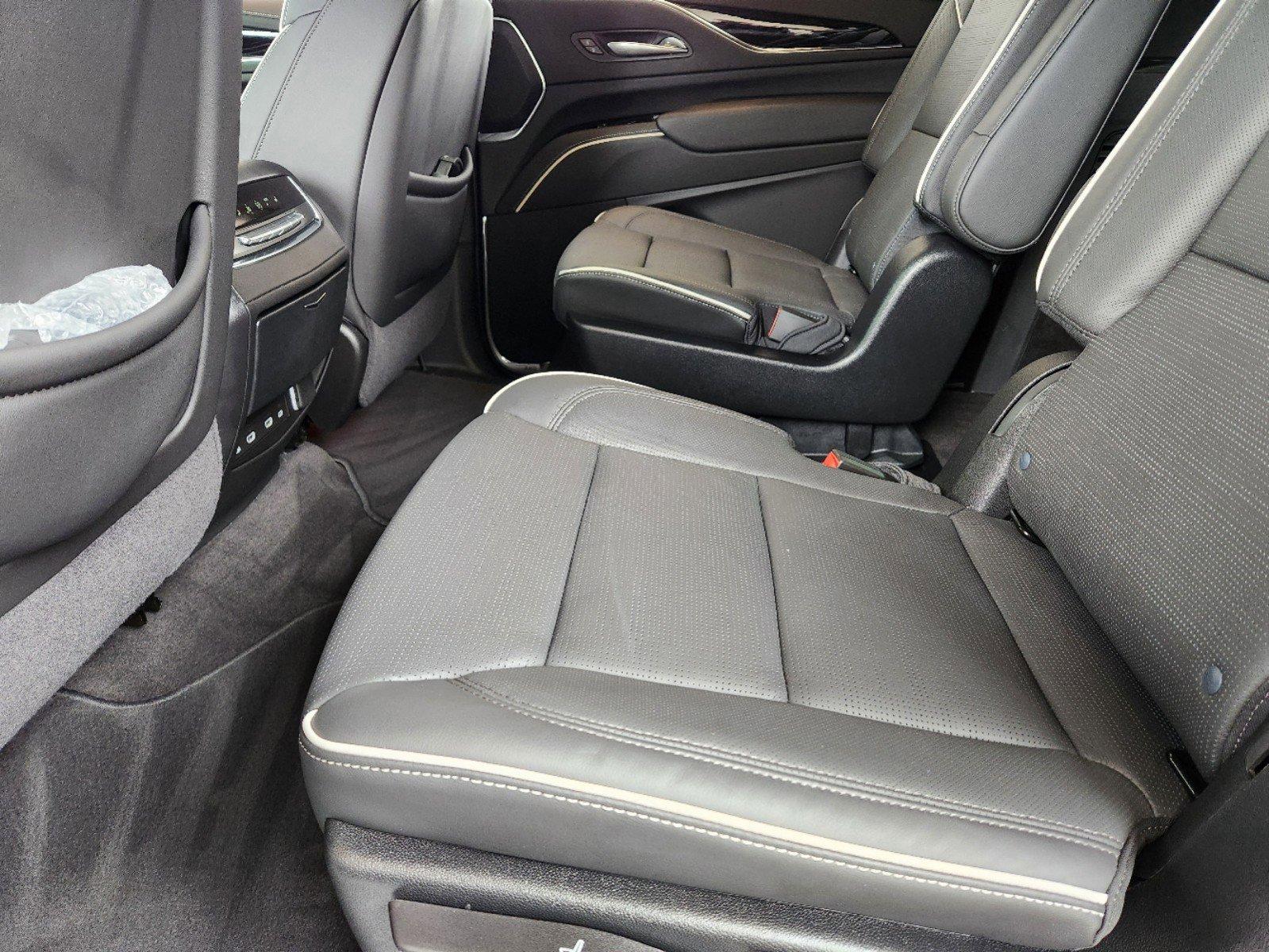 2024 Cadillac Escalade ESV Vehicle Photo in HOUSTON, TX 77079-1502