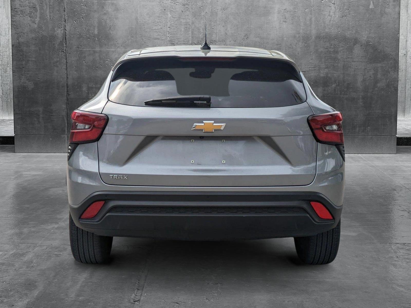 2024 Chevrolet Trax Vehicle Photo in GREENACRES, FL 33463-3207